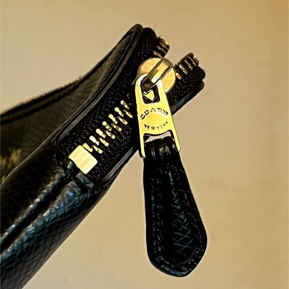 COACH Black Pebbled Leather Corner Zip Wristlet Soho New York Minimalist Luxury - Picture 7 of 9